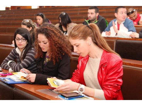 Специализирани „работилници” за студентите от Стопанска академия проведоха организаторите на „Национални дни на кариерата” 2015